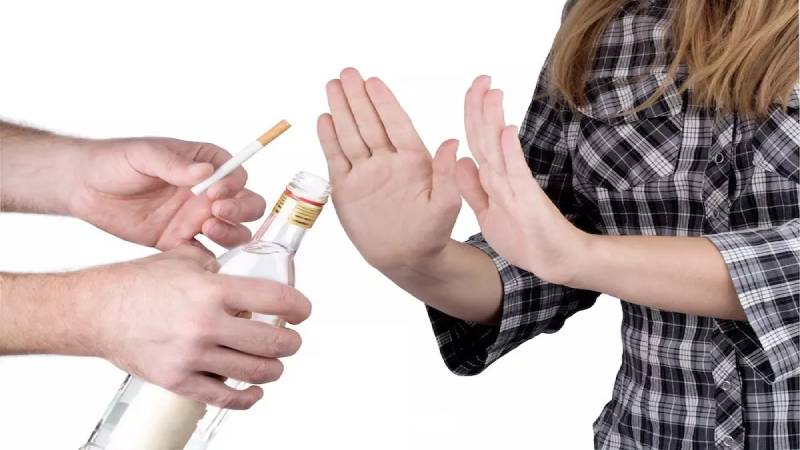 مراقبت های بعد از جراحی گوش :حذف سیگارو الکل